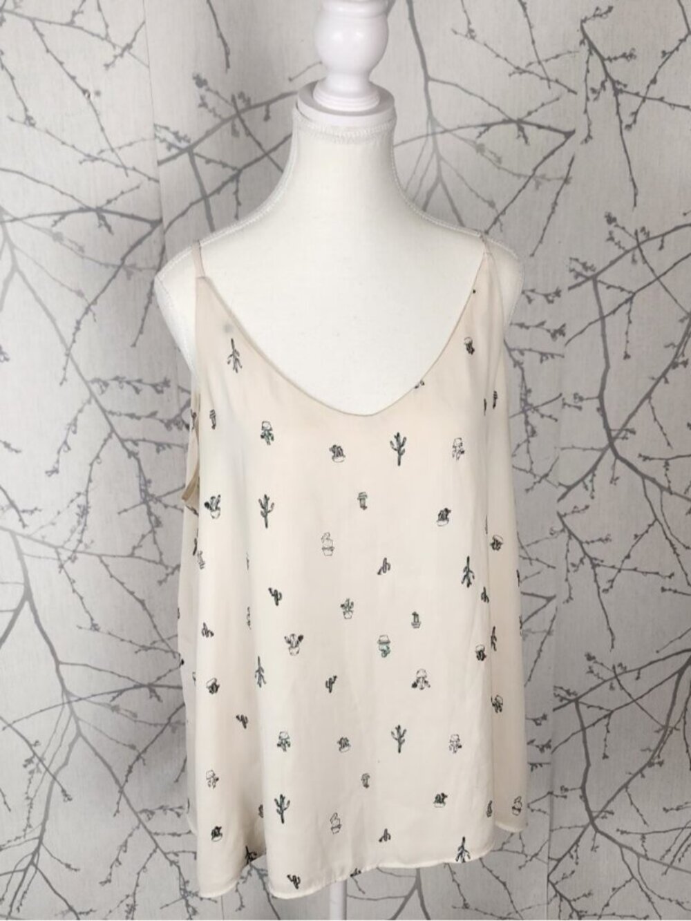 Reitmans Ivory Cactus Printed Strappy Cami Tank